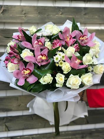 Букет цветов из: Розы и Хризантемы в Кандрах