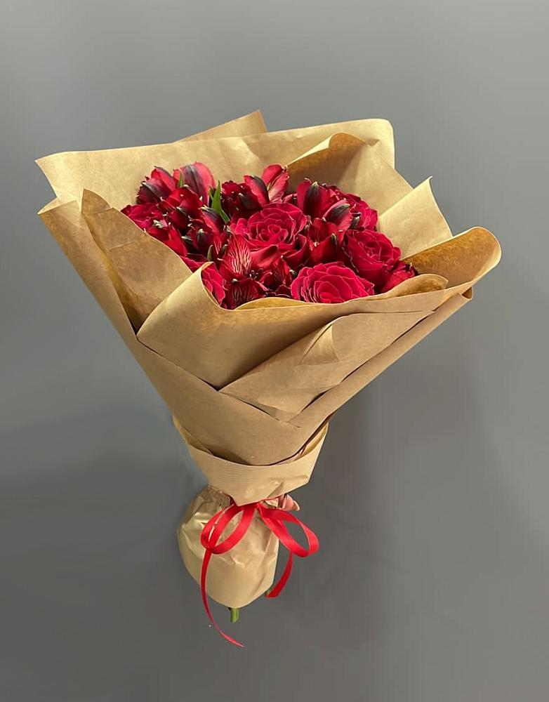 Букет цветов из: Альстромерии и Розы в Кандрах