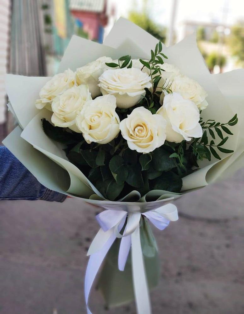 Букет Белые розы Проуд в Кандрах