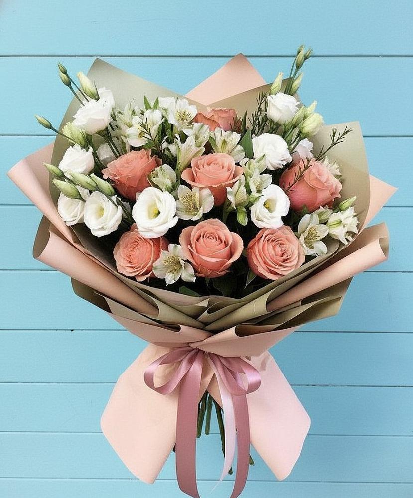 Букет цветов из: Розы, Альстромерии и Лизиантусы в Кандрах