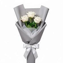 Букет 3 белые розы в Кандрах