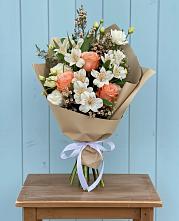 Букет цветов из:  Альстромерии, Лизиантусы, Розы и Хризантемы #REPLACE_PRED# Кандрах