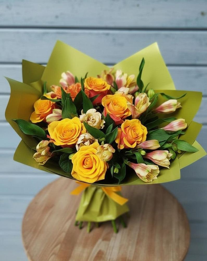 Букет цветов из: Альстромерии и Розы в Кандрах