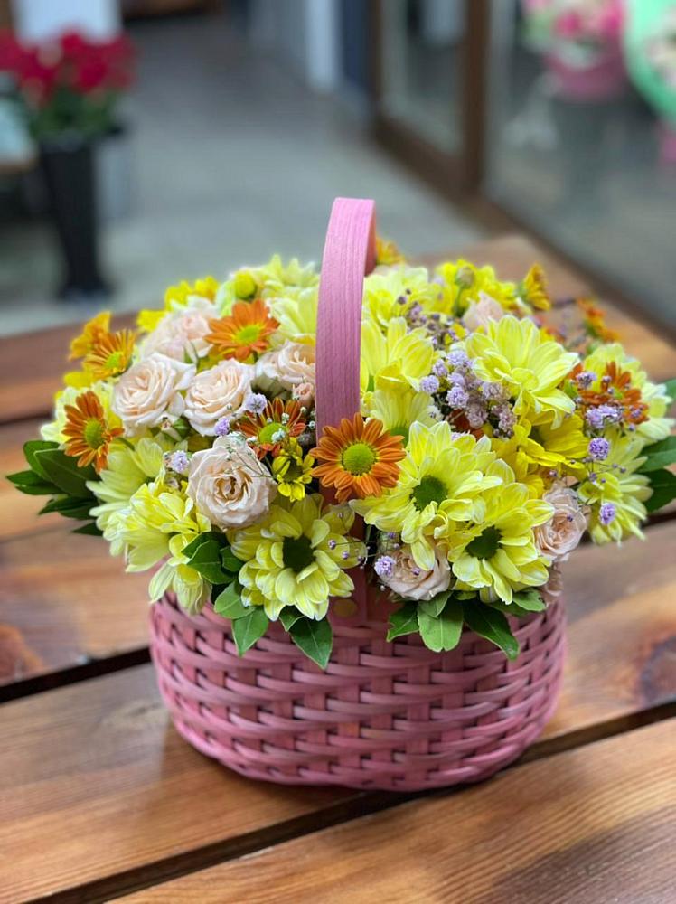 Цветочная композиция из Хризантемы и Розы в корзине в Кандрах