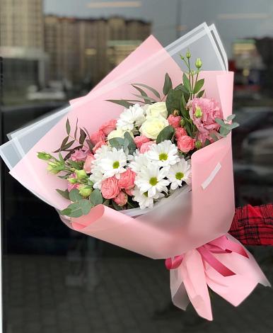Букет цветов из: Розы, Лизиантусы и Хризантемы в Кандрах