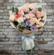 Букет цветов из:  Розы, Лизиантусы и Гвоздики в Кандрах